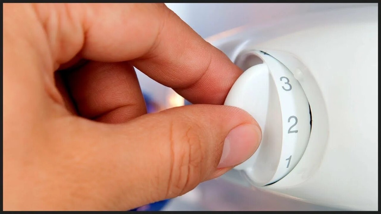 Не бойтесь этой «крутилки»: настраиваем регулятор холодильника — и продукты портятся гораздо медленнее