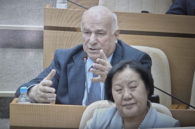 Депутаты Ил Тумэн поддержали запрет продажи алкоголя в Качикатском наслеге