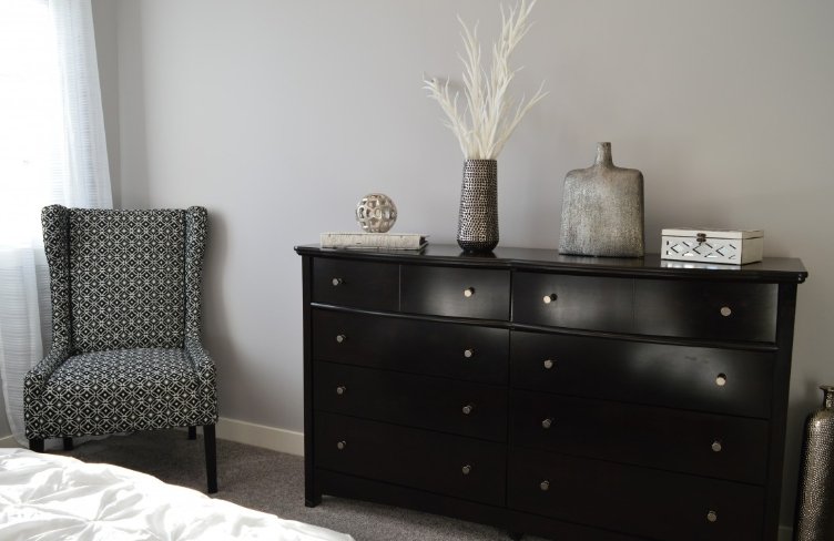 Без лишних шкафов: скрытые места для хранения вещей в доме — о них вы забываете