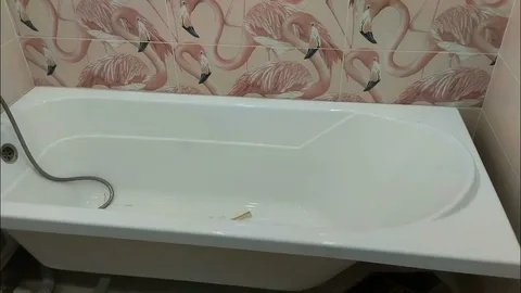 «Прощай, желтизна: как вернуть акриловой ванне магазинный блеск без дорогой химии и опасных абразивов