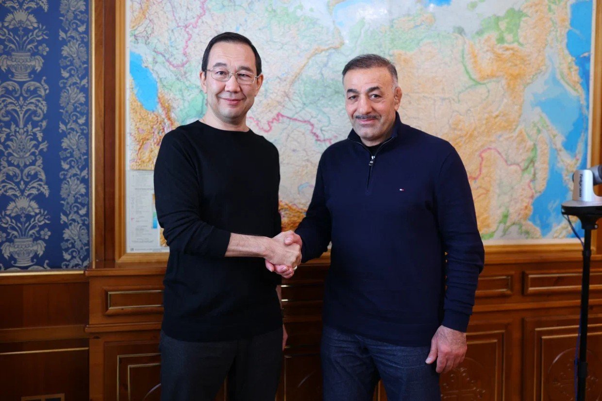 Наставник чемпионов Владимир Модосян будет тренировать якутских борцов Льва Павлова и Константина Капрынова