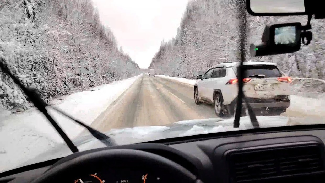 Перед обгоном: гудеть, моргать или всё сразу? На экзамене спрашивают даже такое — 85% отвечают неверно