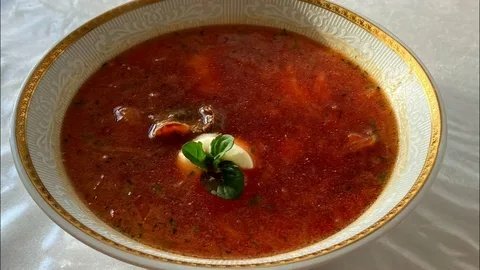 Борщ как в лучшем ресторане: зачем я добавляю вино и яичный белок в кастрюлю (секрет идеально алого цвета)