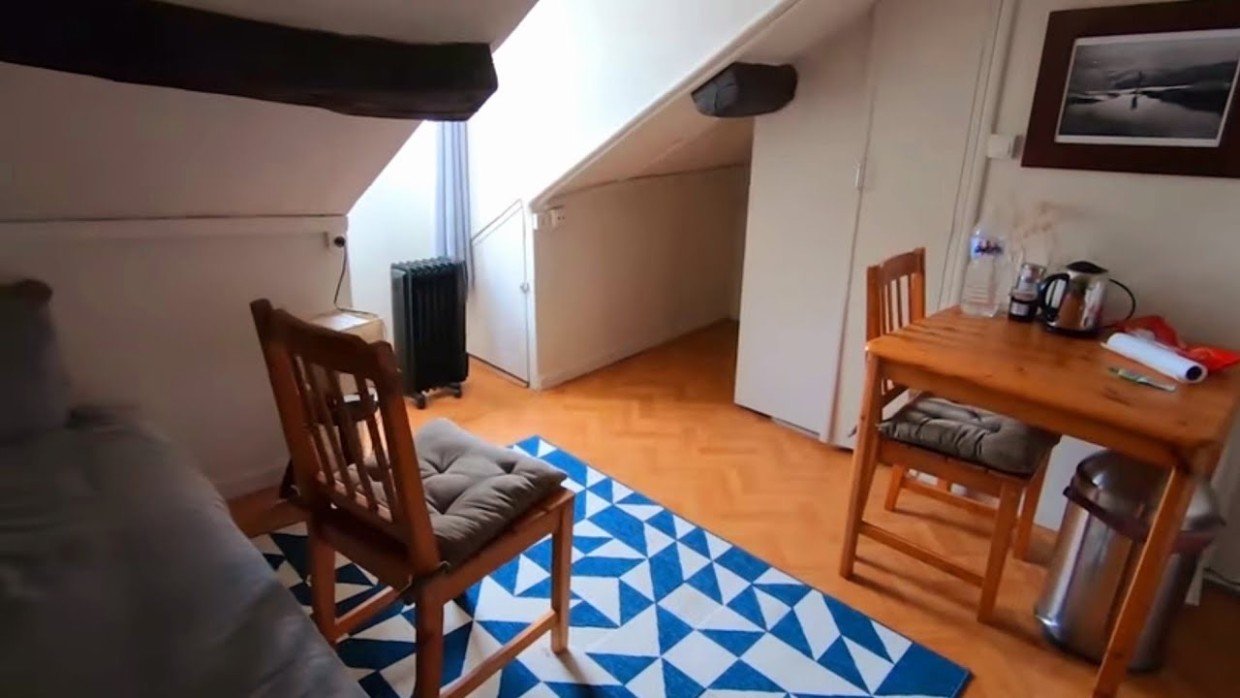 Душ влез, а туалет — увы: почему во французских мини-квартирах нет отдельной уборной