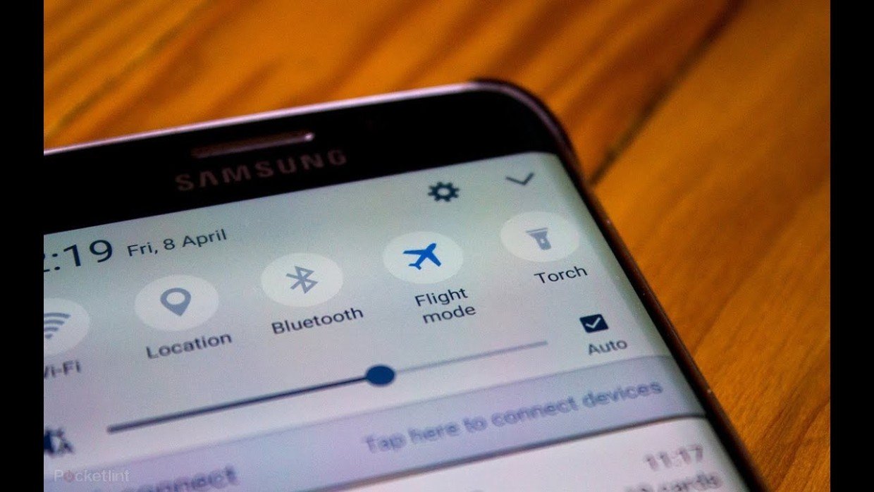 Так похожи, но такие разные: в чём отличие авиарежима от отключения передачи данных