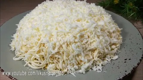 Салат «Невеста» за 10 минут: почему я тру яблоко в слои и как убрать горечь лука одним движением