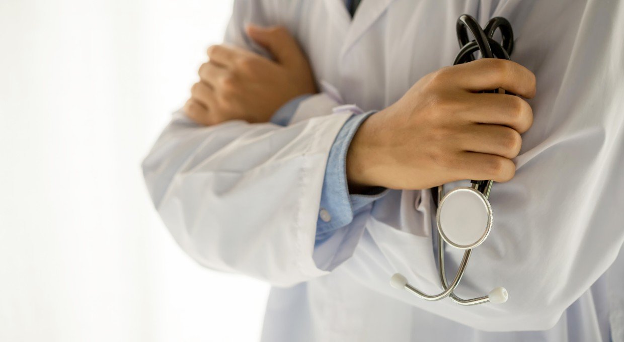 Распознать афериста — вот 5 фраз на приеме у ЛОР-а, после которых нужно 100% менять доктора