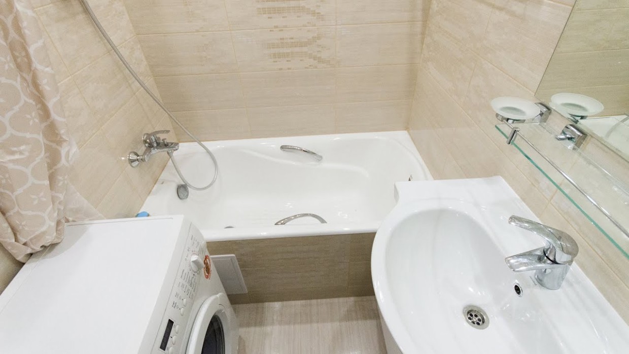 Экономия, которая растянулась на долгие годы: почему в СССР ванную обычно объединяли с туалетом