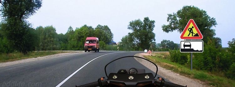 Предупреждающие знаки не вводят запретов, они информируют о рисках — 49% на экзамене по ПДД забыли об этом