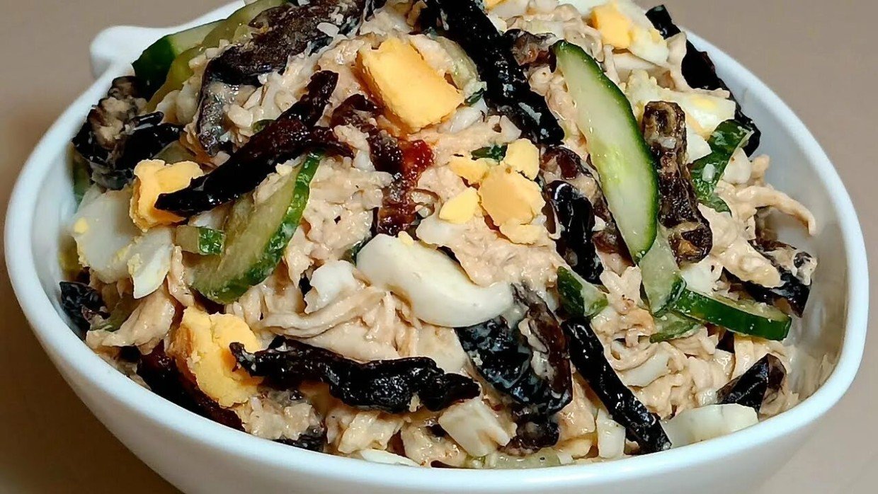 Хватит жевать сухую грудку: 2 рецепта салатов с курицей — хочется готовить их ежедневно