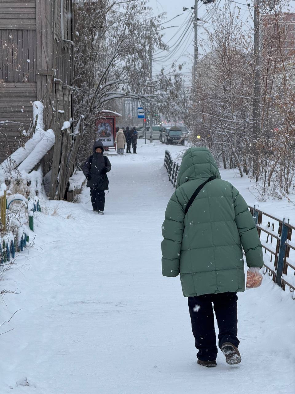 Психотерапевт объяснила, почему весной женщины страдают сильнее