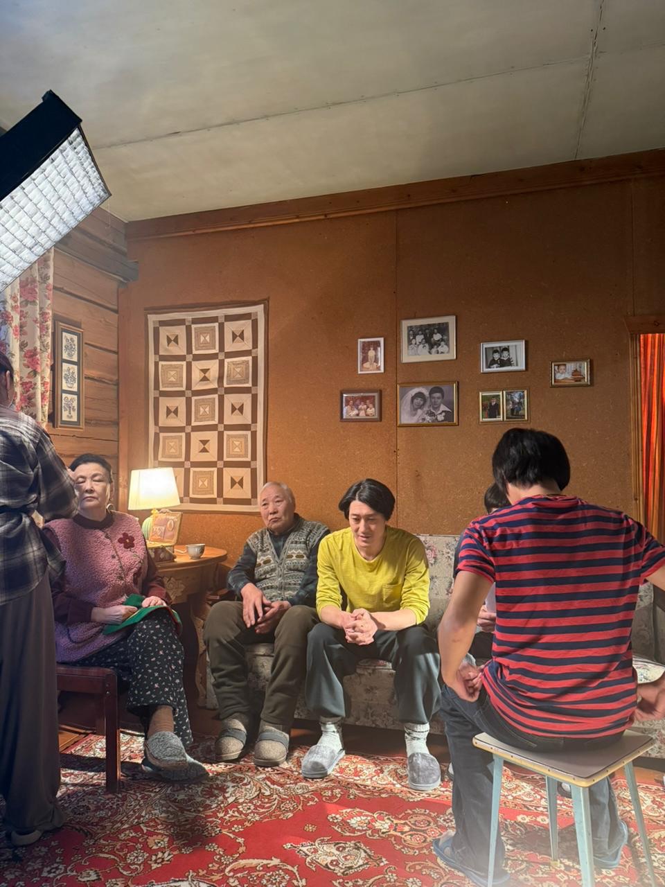 Японский актер угостил съемочную группу саке из родной префектуры