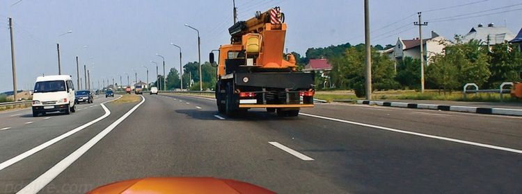 Когда правила дают больше свободы, чем кажется, мы начинаем выдумывать себе проблемы: на экзамене 49% нашли несуществующее ограничение — учите ПДД