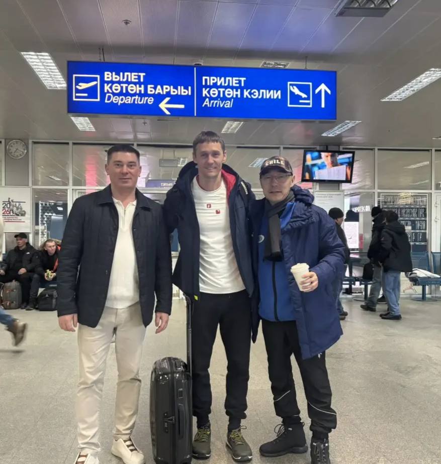 Фотофакт: Легенды лыжных гонок Крюков и Бессмертных в Якутске