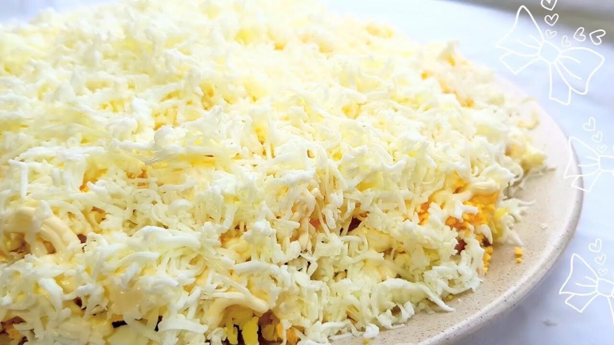 Фаворит на все праздники: салат «Невеста» — с курицей и грибами