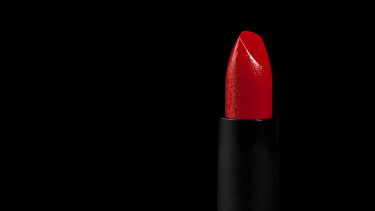 Кто на свете всех милей — как краситься после 60, животрепещущий вопрос для любительниц ярких помад