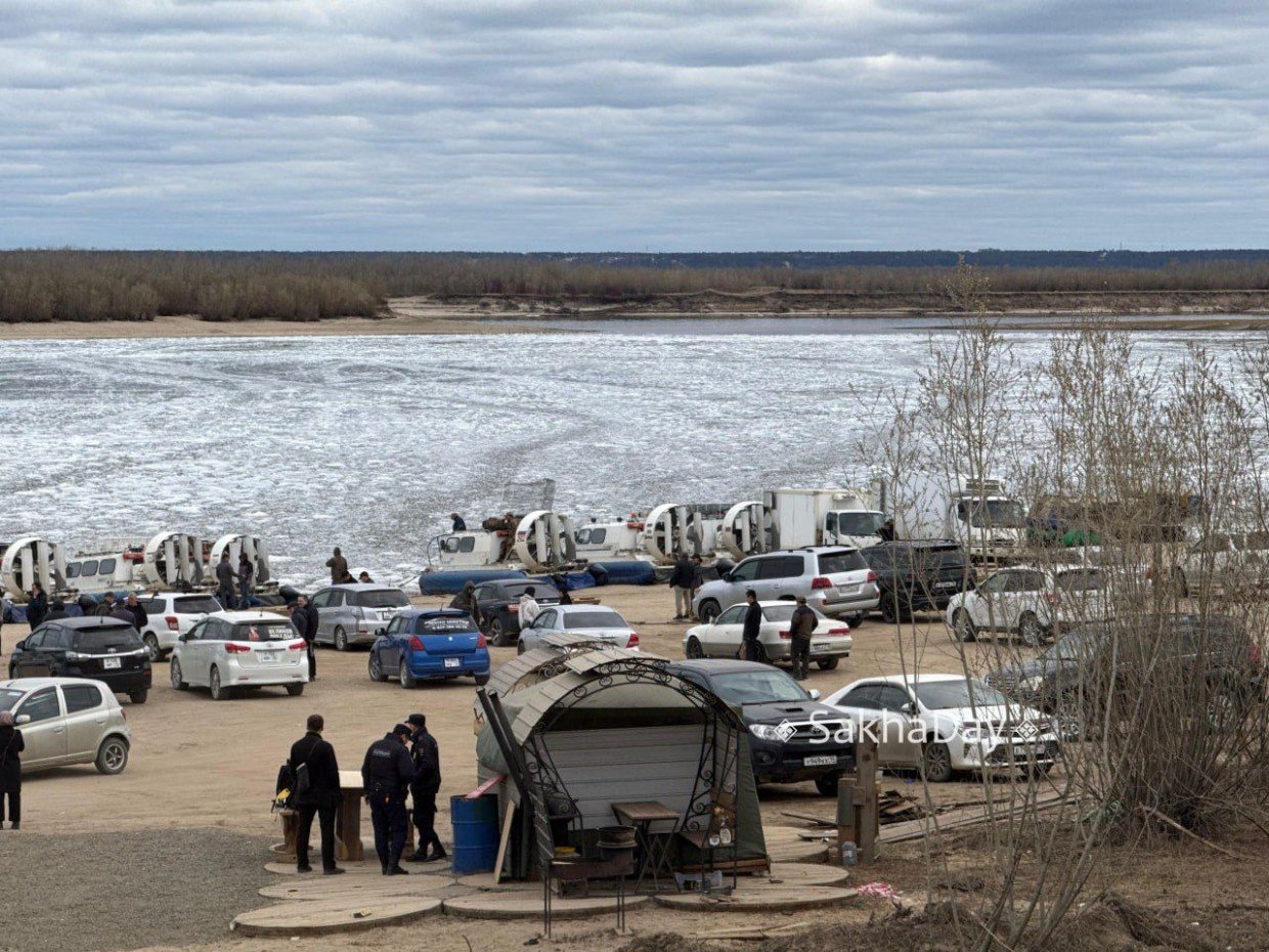 После закрытия ледовой переправы запустят суда на воздушных подушках