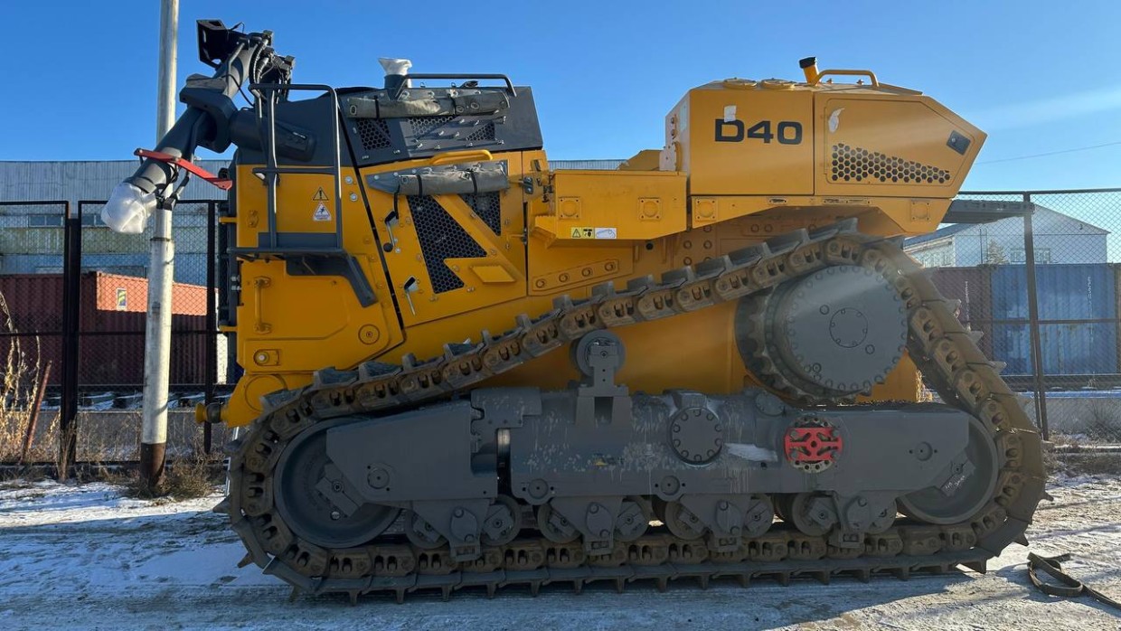 АО «Алмазы Анабара» приступают к испытаниям уникального сверхтяжелого бульдозера D40 российского производства
