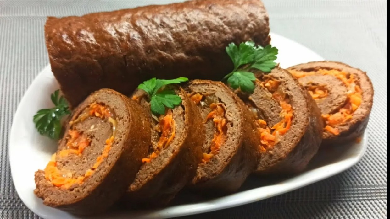 Забудьте про жёсткую печень: делюсь рецептом воздушных рулетиков, которые тают во рту