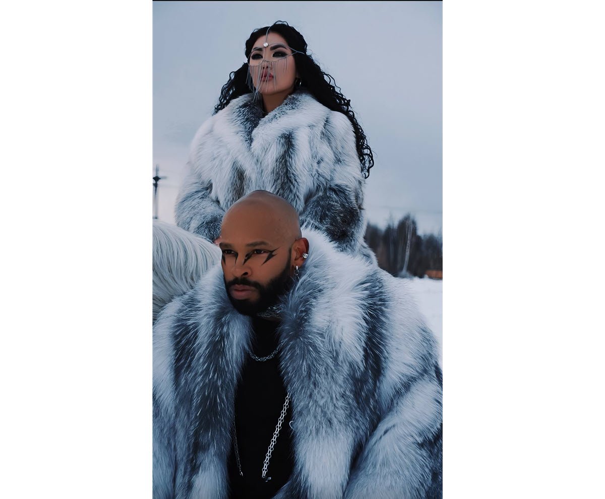 «На эмоциях расстались, но не смогли друг без друга». Яркая парочка Кристина и Джони воссоединилась в Якутске