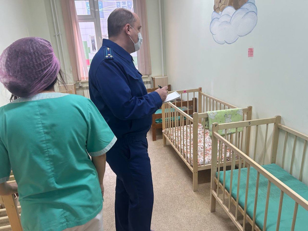 С Дома малютки взыскана компенсация морального вреда в пользу упавшей с кровати малышки