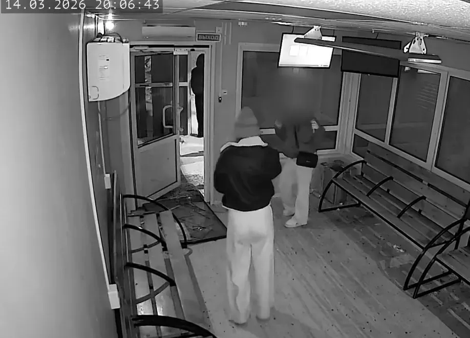 Из-за актов вандализма в Ленске временно закрыли все теплые остановки