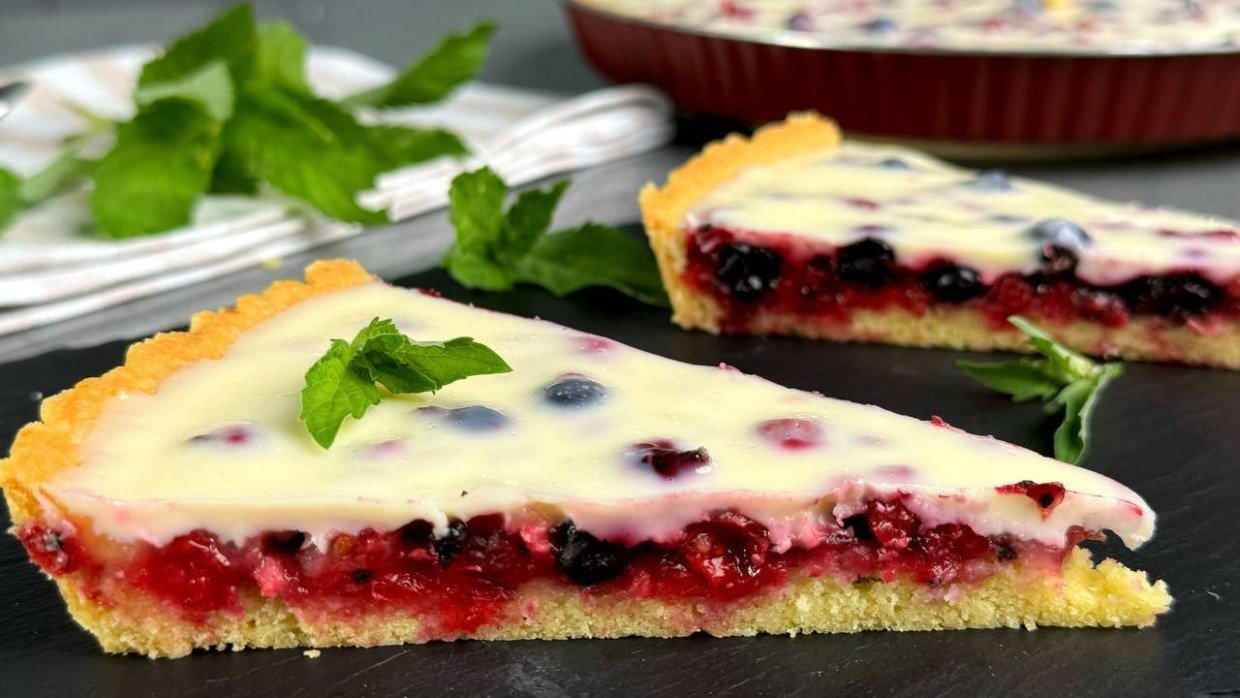 Пирог «Один стакан»: как испечь сочный ягодный десерт без весов и лишней грязной посуды