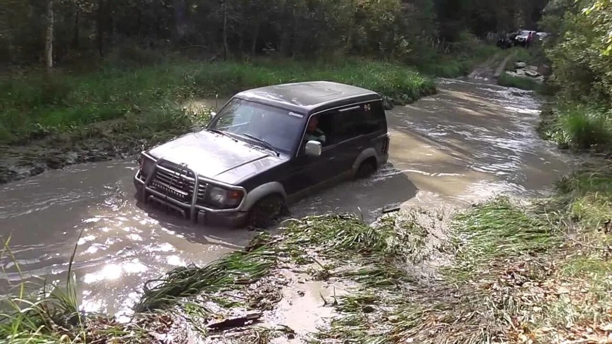 Весна пришла, всё потекло: эксперты дали ценные советы автомобилистам — как избежать неприятностей