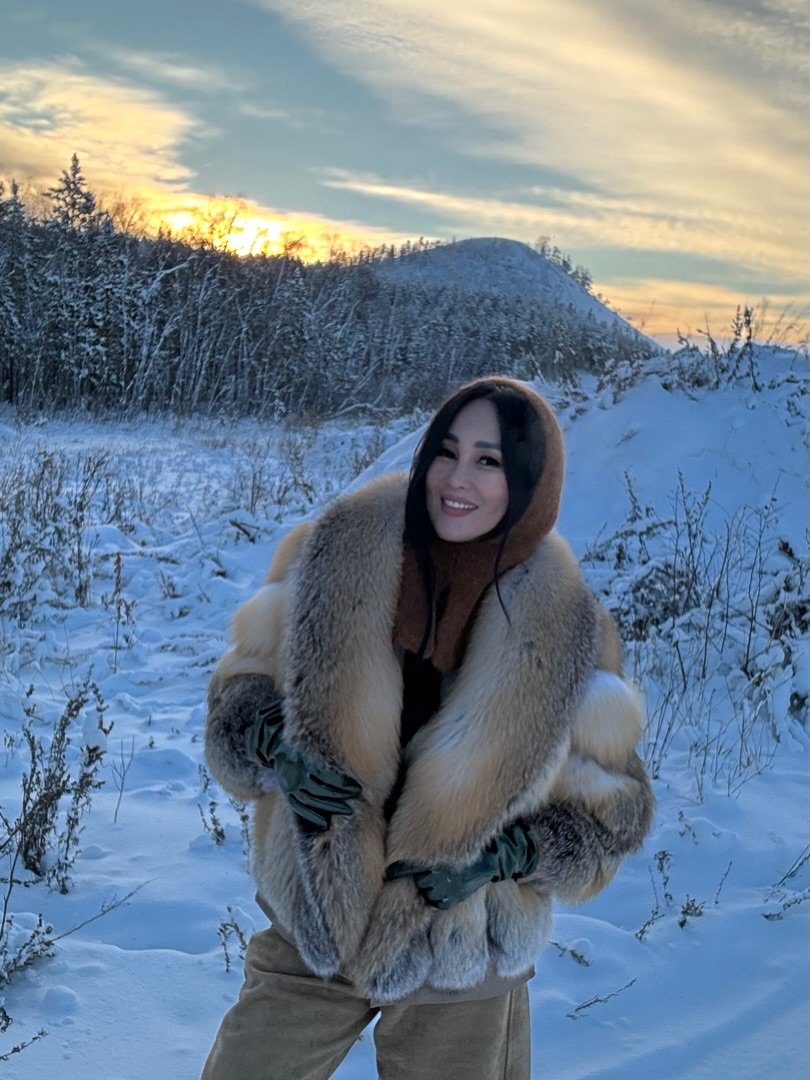 Якутская блогерша Янда Табунанова, обучающая личному бренду, обматерила подписчицу