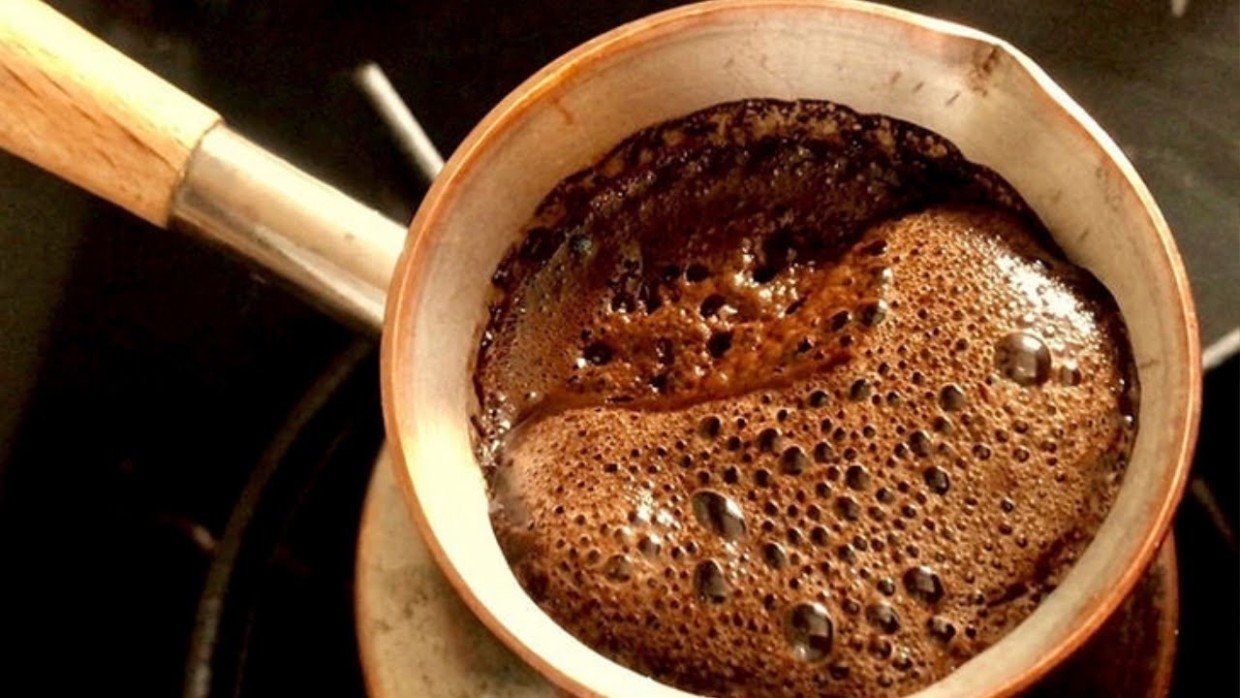 Пенка решает: как варить кофе в турке — и почему большинство делает это неправильно