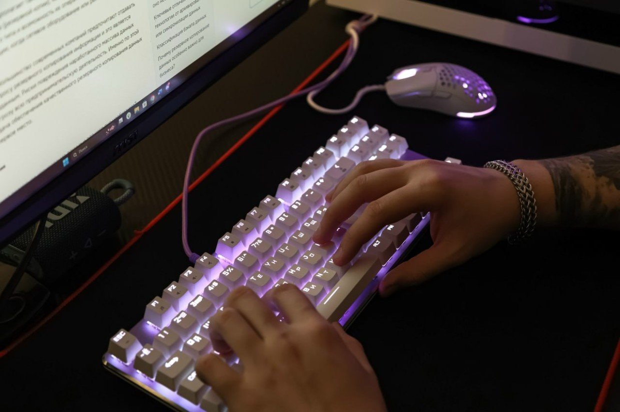 Срочно предупредите близких: мошенники придумали новую схему со взломом Госуслуг и проверкой счётчиков