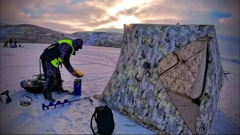 Ошибка, которая оставляет без улова: почему на последнем льду нельзя сразу ставить палатку