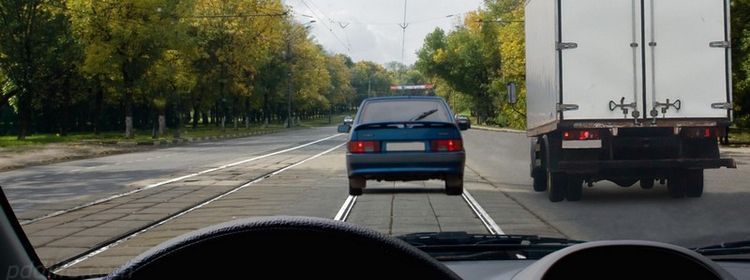 Не подменяйте правила импровизацией — рельсы свободны только для Карениной: фатальную ошибку на экзамене по ПДД допускают 43%