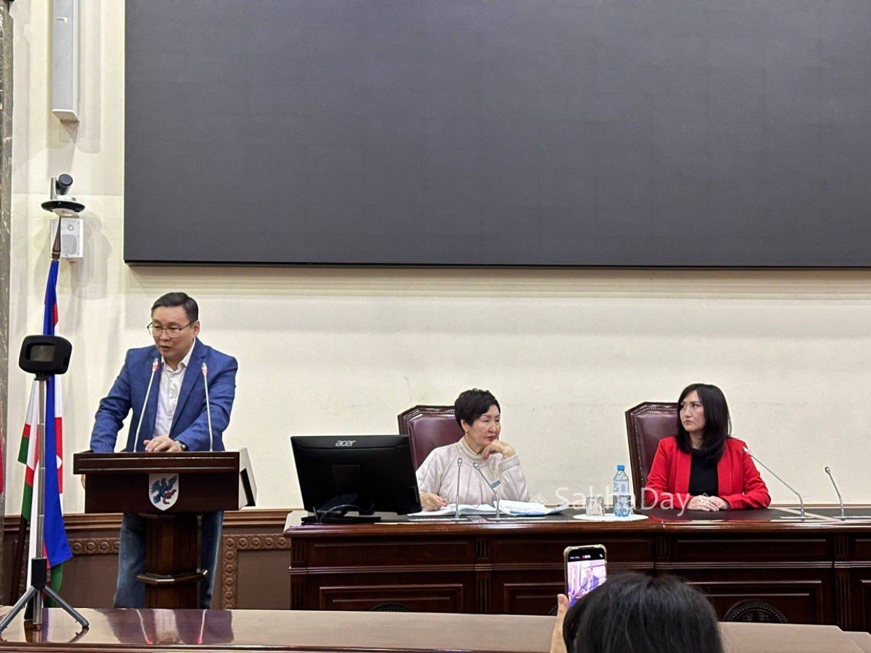 "Мы сидели, как брошенные дети": Мэрия Якутска не явилась на свои публичные слушания