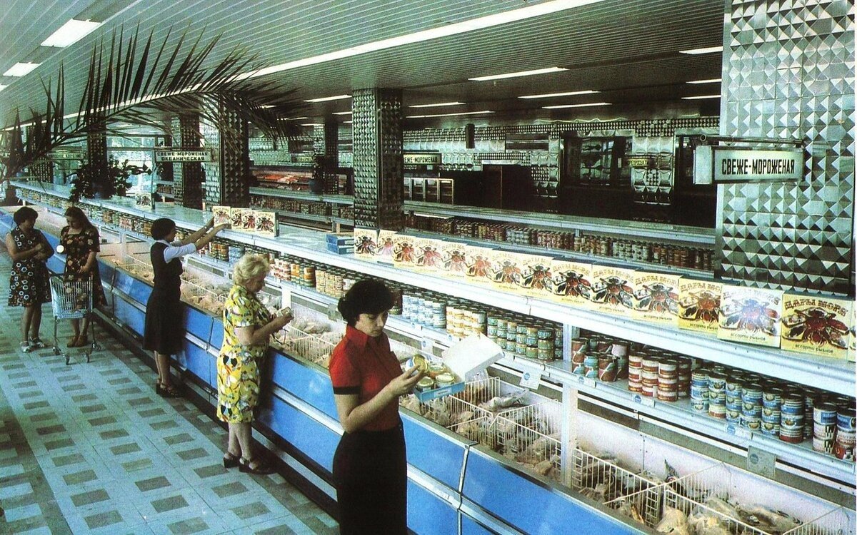 Йогуртовый занавес: почему в СССР производили литры кефира, но запрещали фруктовые десерты