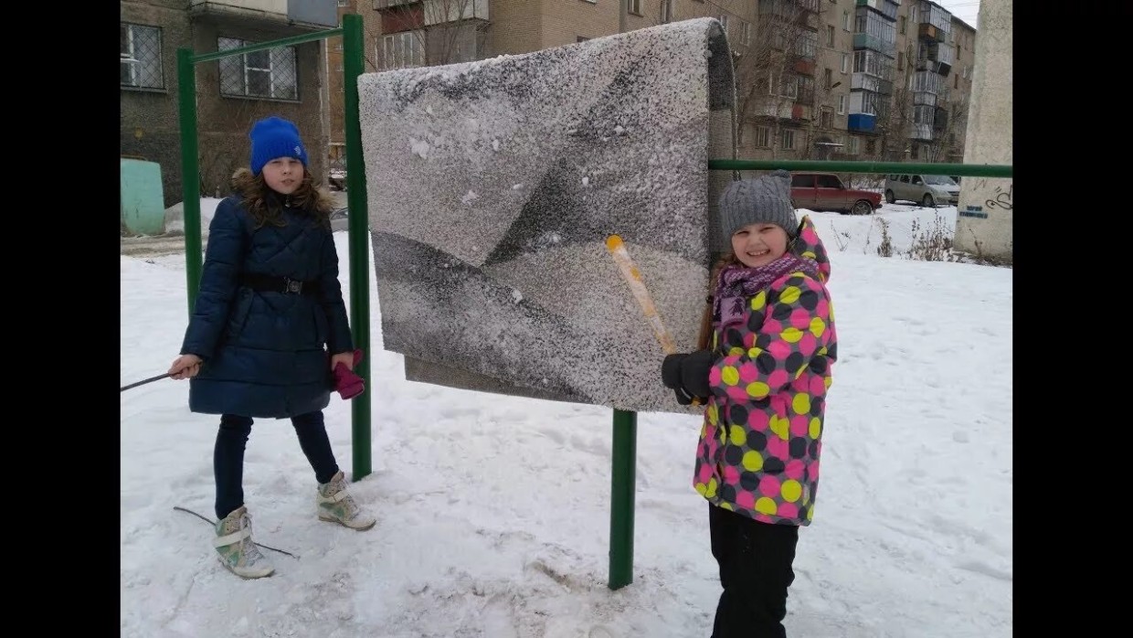 Выбивать ковёр и крутить помидоры: 5 русских привычек — которые поразили американца