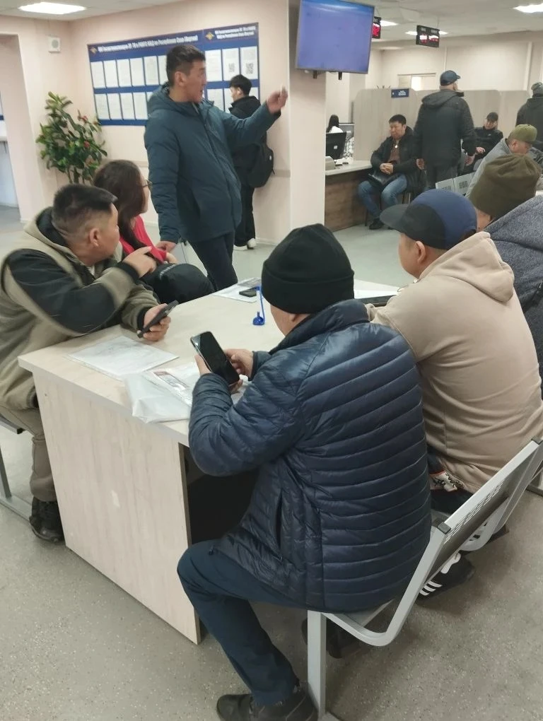 Якутяне жалуются на большие очереди в Центре госуслуг МВД Якутии