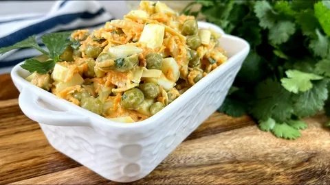 Салат «Копеечный»: как из четырех простых продуктов приготовить нежную закуску с пикантной заправкой