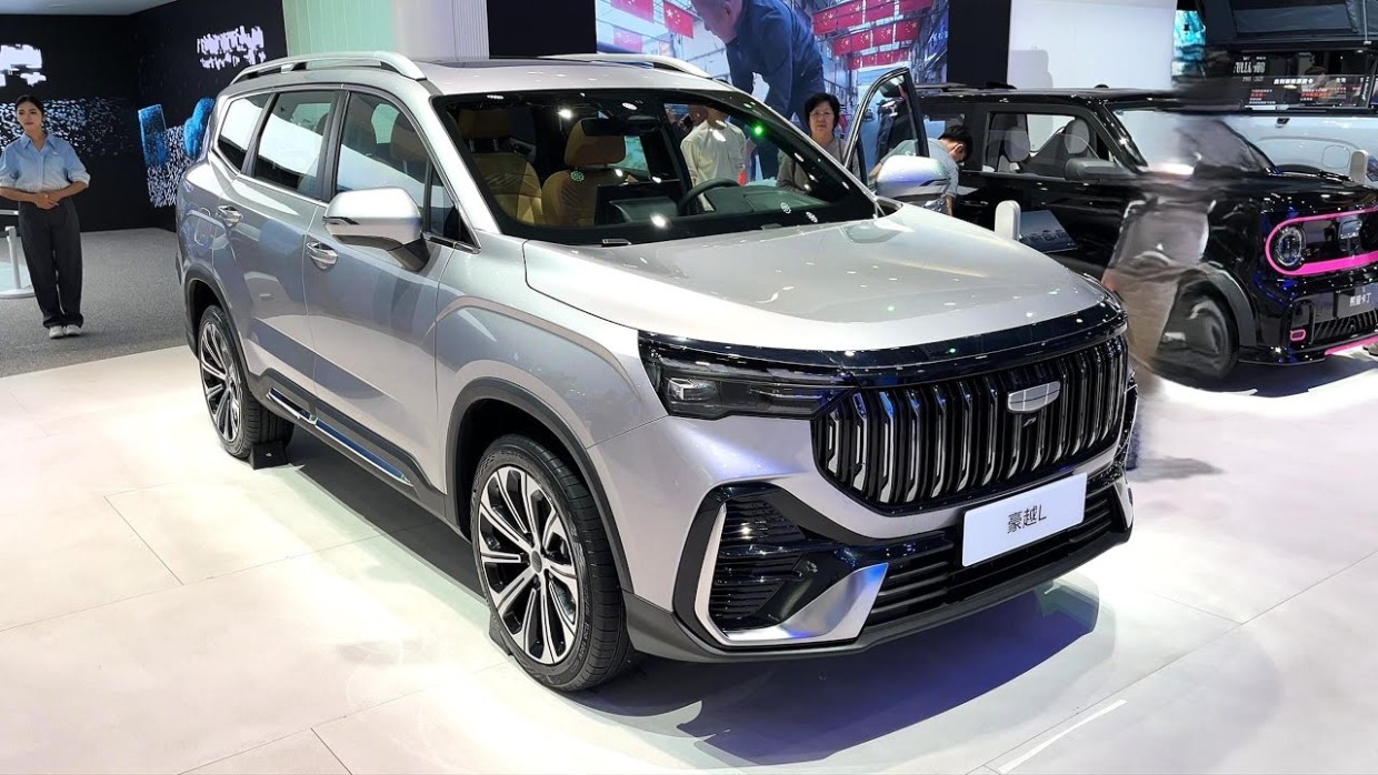 Другой дизайн и новая «внутрянка»: как выглядит обновлённый Geely Okavango — что поменялось, а что осталось