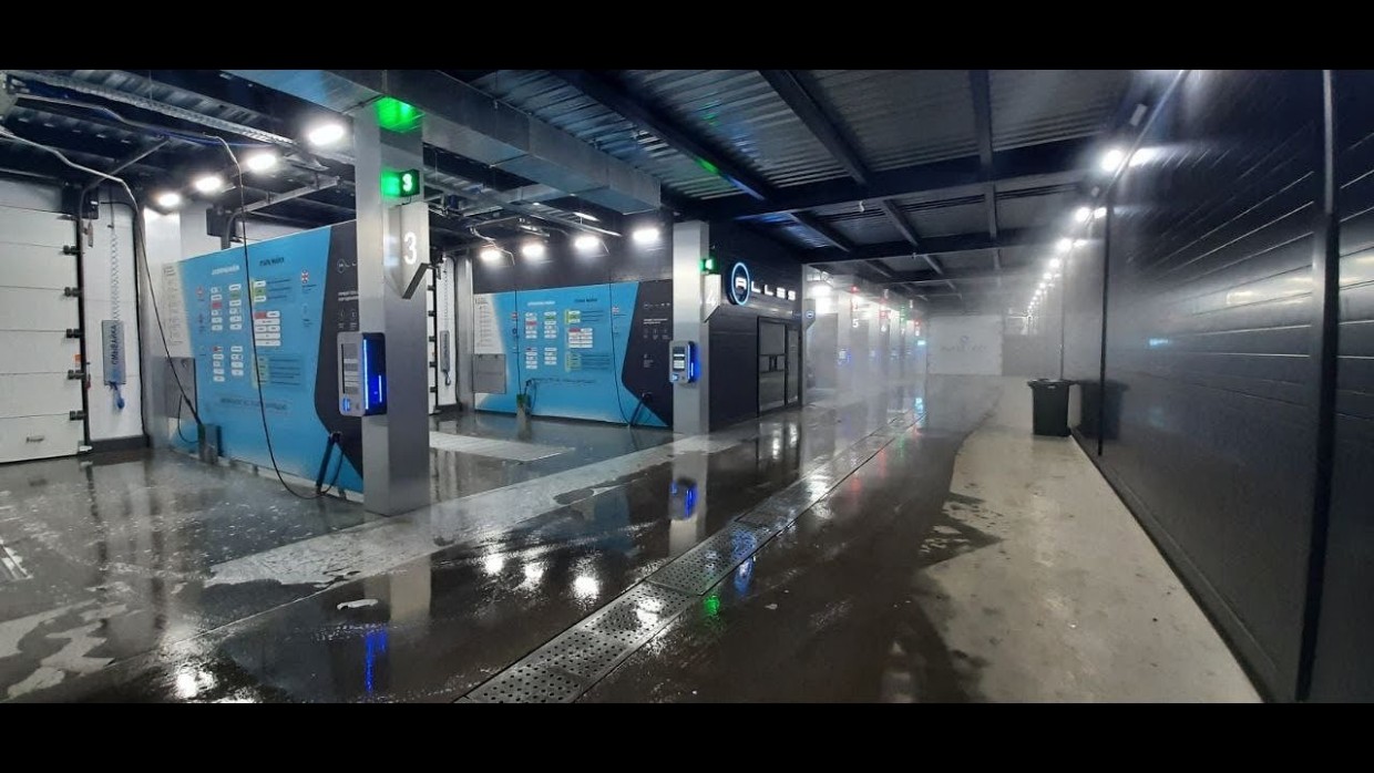 Совершают 90% водителей: 3 ошибки на мойке, которые вредят машине и портят покрытие