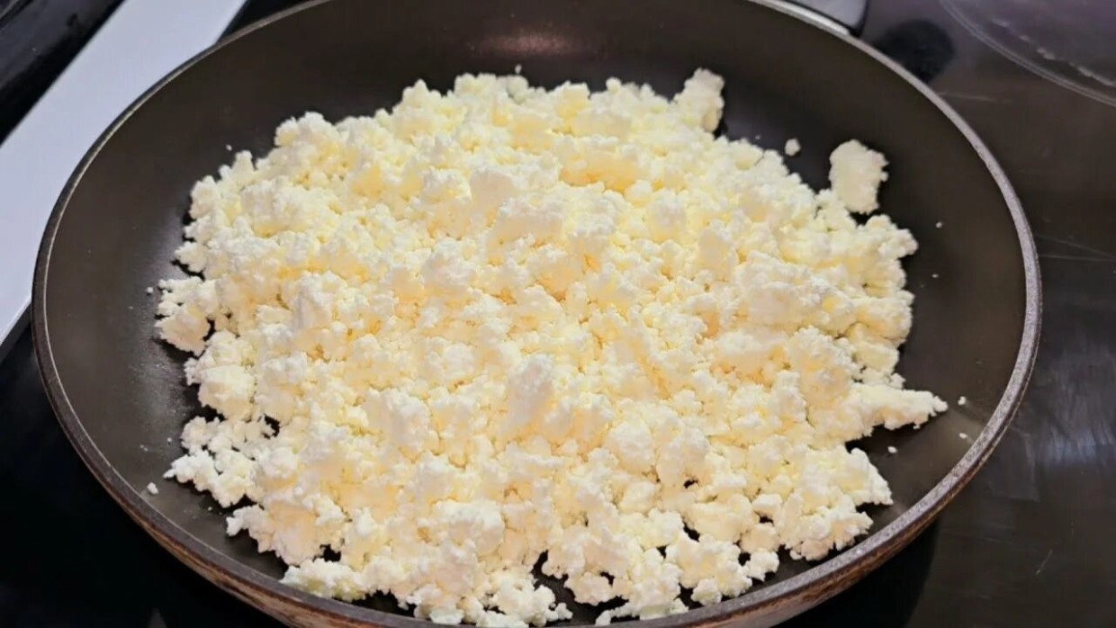 Неожиданно вкусно: проверила нашумевший рецепт с жареным творогом — теперь готовлю так постоянно