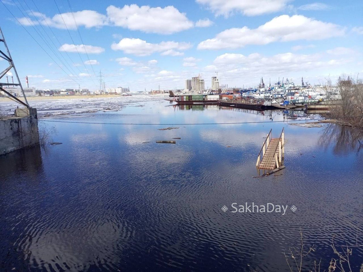 По всей территории городского округа Якутск идет густой ледоход, уровни воды не превышают норму