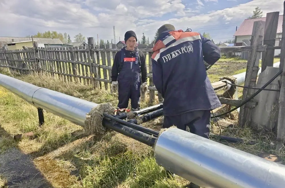 Персонал Сунтарского ЖКХ ведет плановые ремонтные работы на объектах