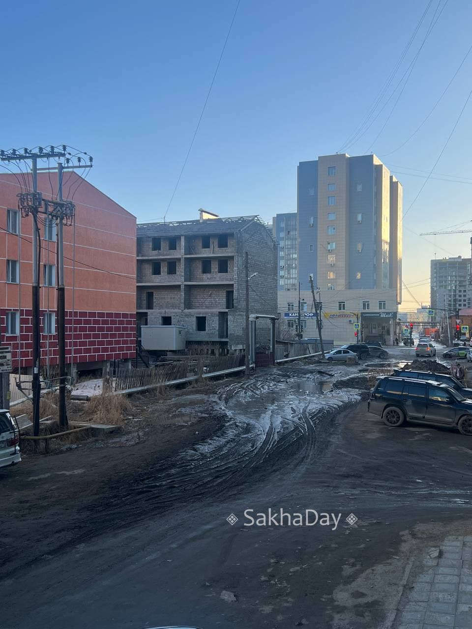 Бастрыкин потребовал доклад по разбитой дороге на улице Строда в Якутске