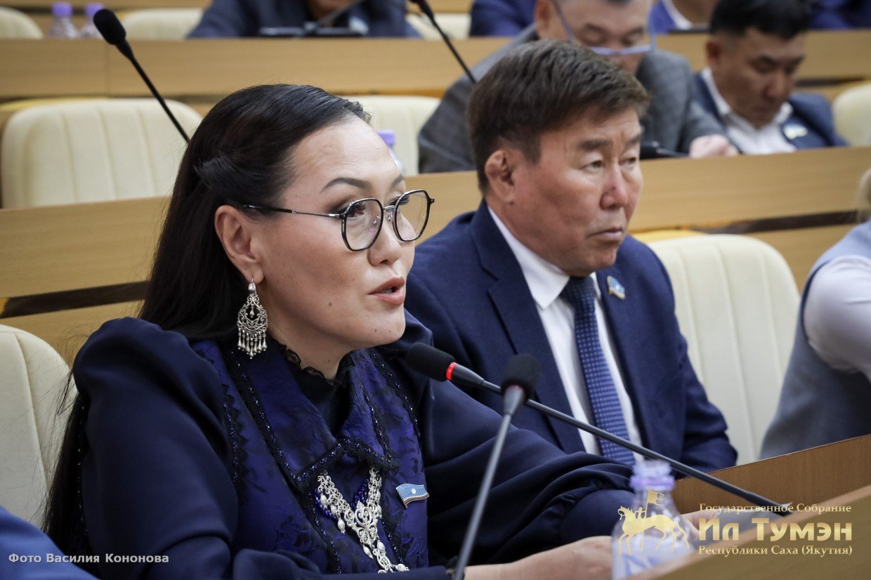 Депутаты Ил Тумэн устроили на сессии пиар-компанию к предстоящим выборам в Госдума РФ