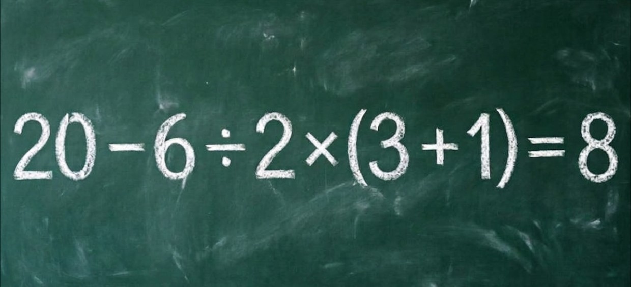 Математический пример 20 − 6 ÷ 2 × (3 + 1) = 8